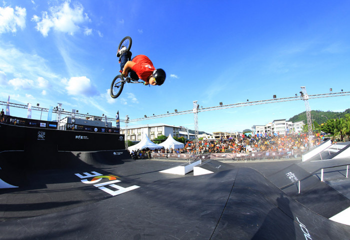 Visuel Road to Fise World