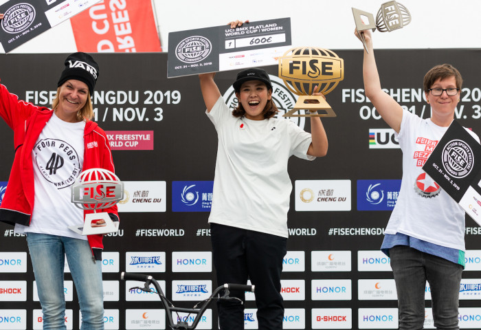 podium flat girl