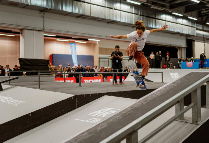 skateboard women