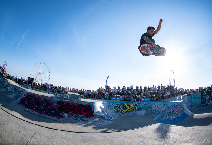 skateboard